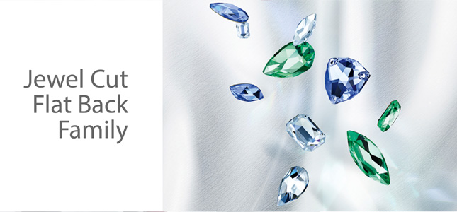 <h2>3D Studs Inspired by Iris van Herpen</h2>
<p>Cuando Swarovski colaboró ​​con Iris van Herpen para crear Crystal Couture Studs para su desfile en julio de 2017, el resultado fue excepcional. Esto inspiró al equipo de Swarovski HQ a innovar, y los Studs 3D nacieron. La idea es simple pero sorprendentemente eficaz: son cristales soportados encima de pequeños tubos de metal que vienen en tres opciones de altura, de repente hay miles de maneras de crear superficies con altura y textura. Convirtiéndose en una oportunidad para crear adornos más llamativos para la moda.</p>